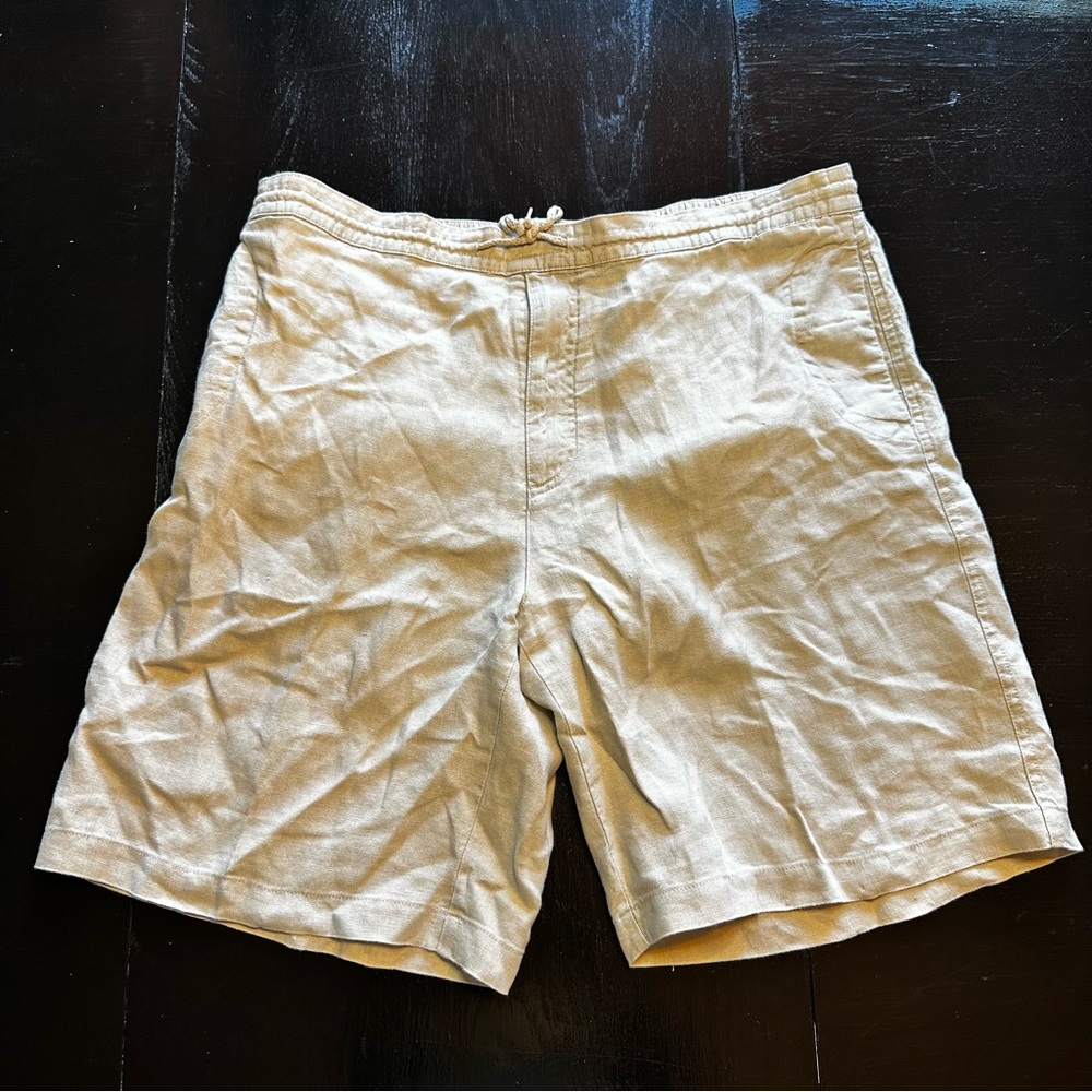 Neiman Marcus XXL Cream Beige Above the Knee 100 % Linen Shorts